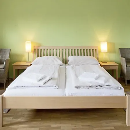 Hotel Am Friedrichshof Weiden am See Exterior photo